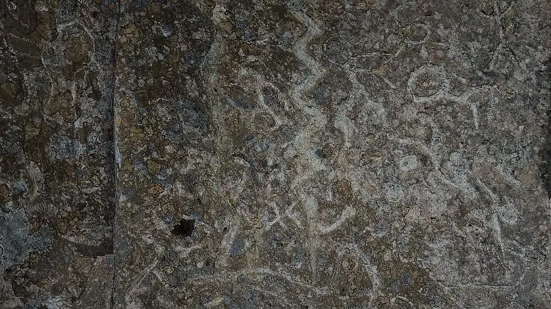Petroglifos prehispánicos en la Cueva del Chango